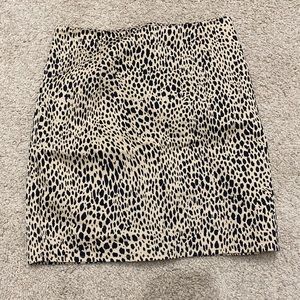 Size small. Brandy Melville cheetah print skirt